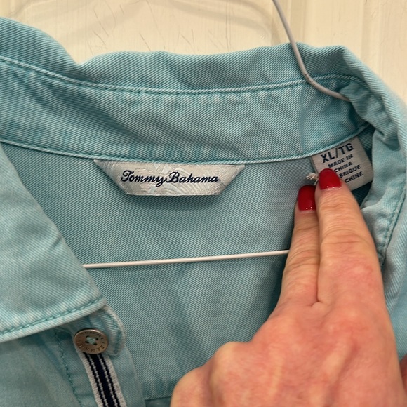 Tommy Bahama cotton/tencel button down XL - Picture 2 of 5